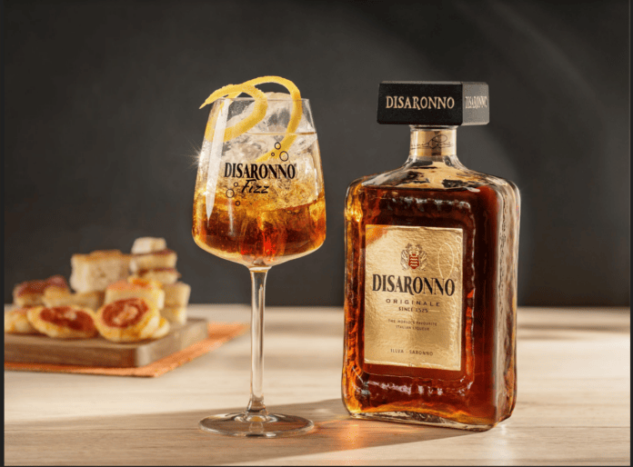 Disarrano bottle and glass with cocktail