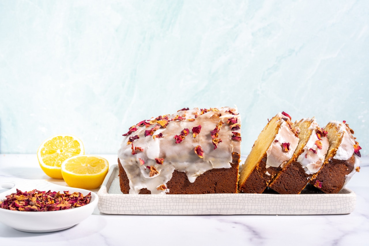 Loaf cake with rose petals