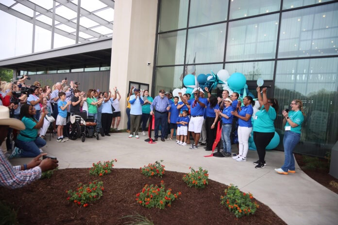 Cedar Hill library ribbon cutting