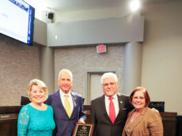 Outgoing and incoming Duncanville Mayors and wives