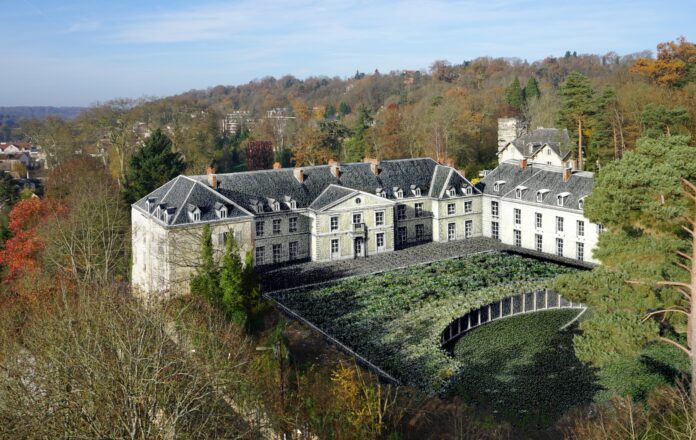 Dolce Versailles Exterior