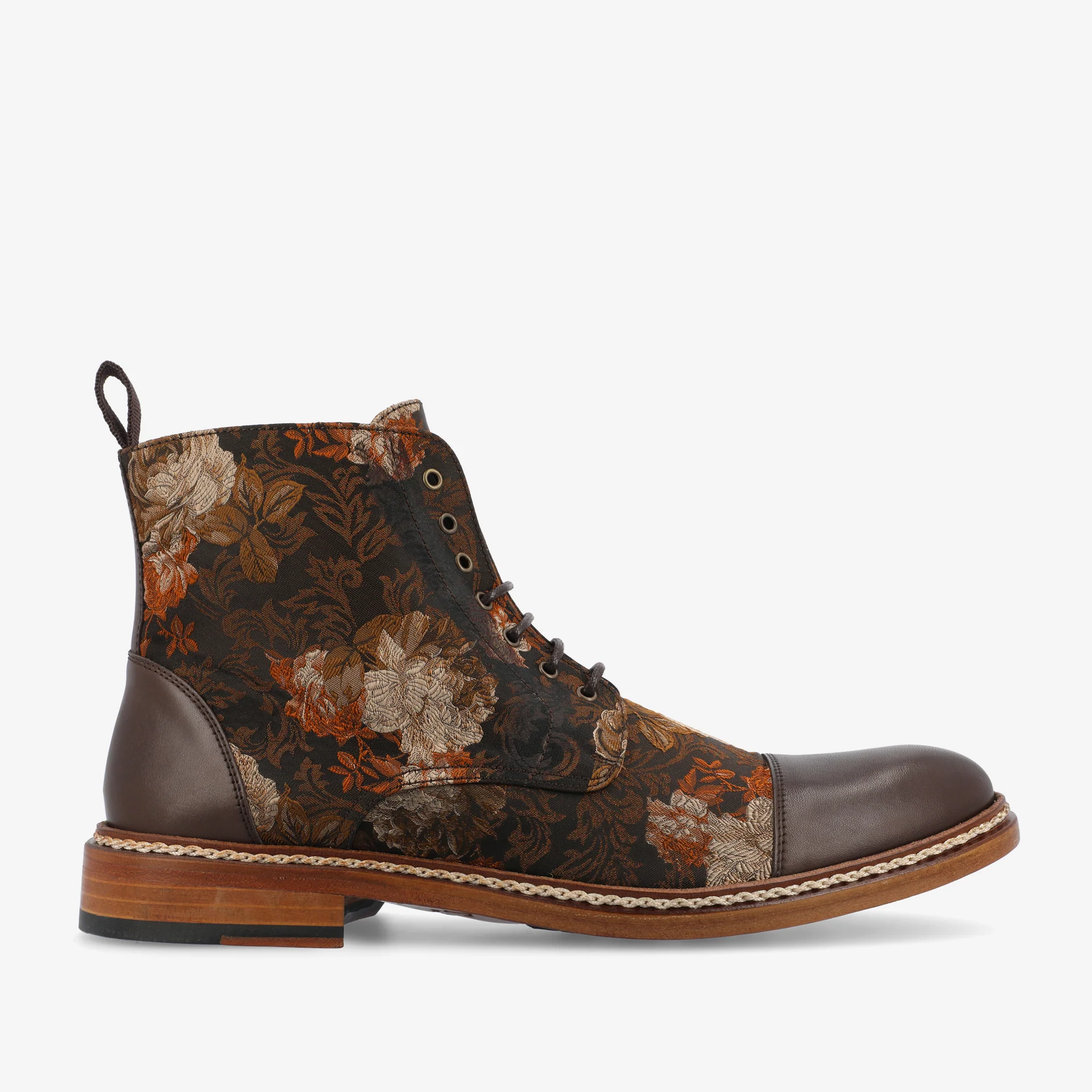 BOOTS WITH FLORAL DESIGN