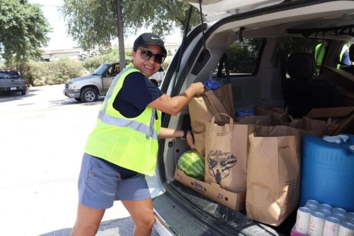 Soldiers' Angels volunteers