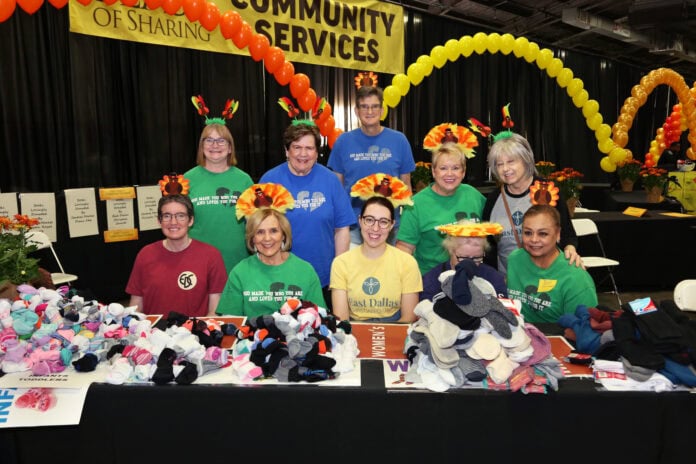 H-E-B feast of sharing volunteers