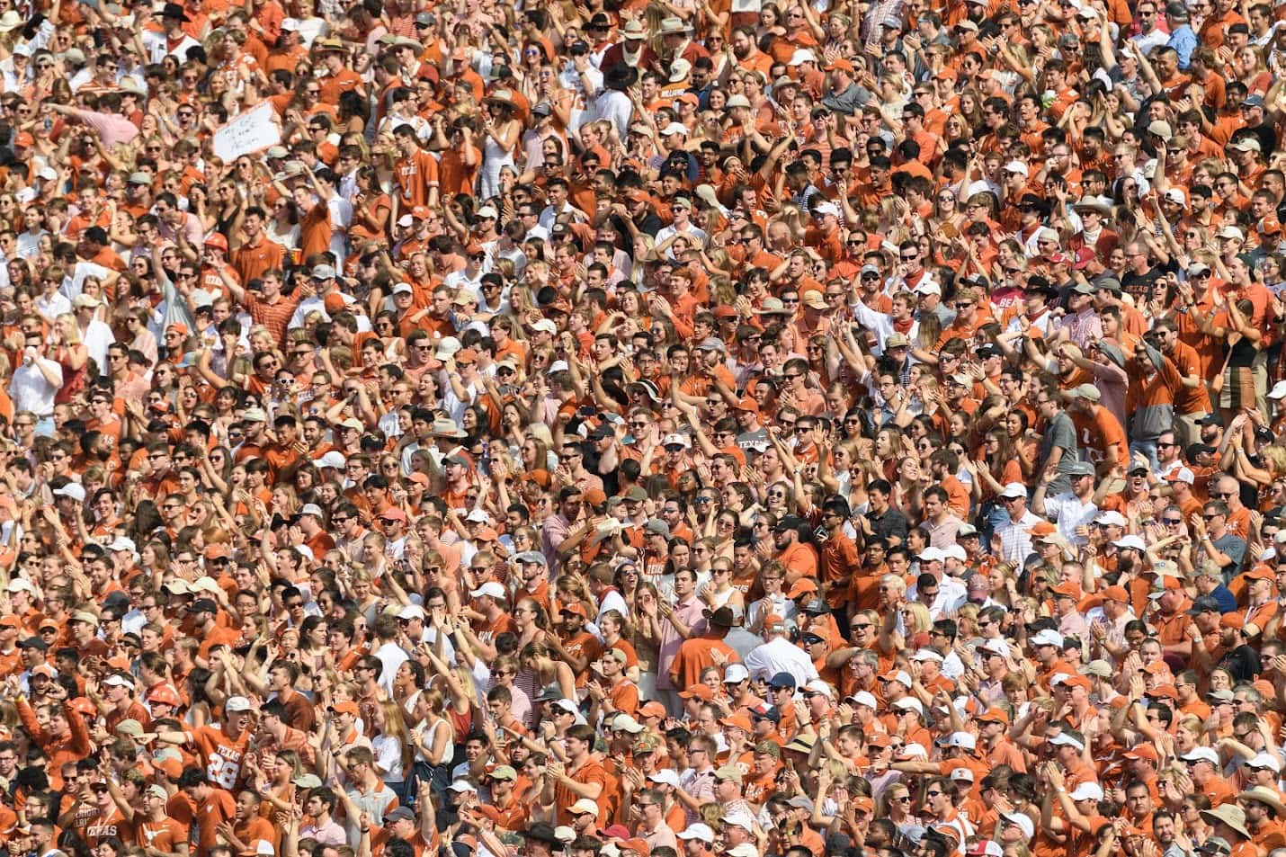 TX OU crowds