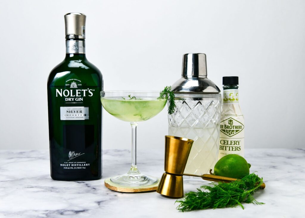 green gimlet with Nolet's gin bottle