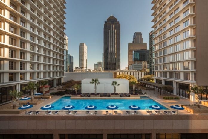 Dallas venue Fairmont Hotel p0ool for July 4th