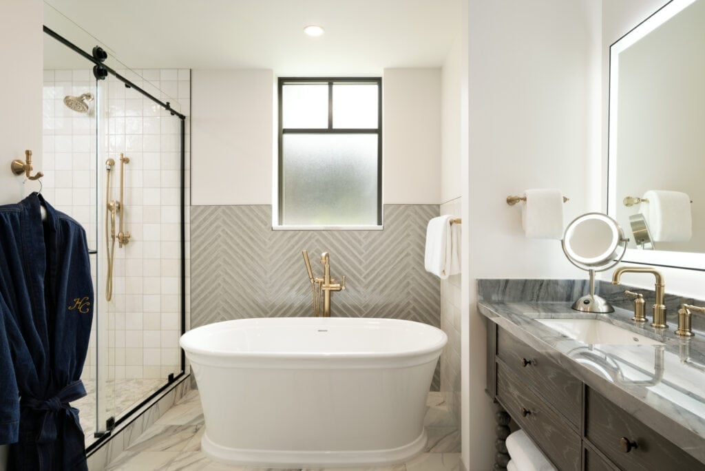 soaking tub