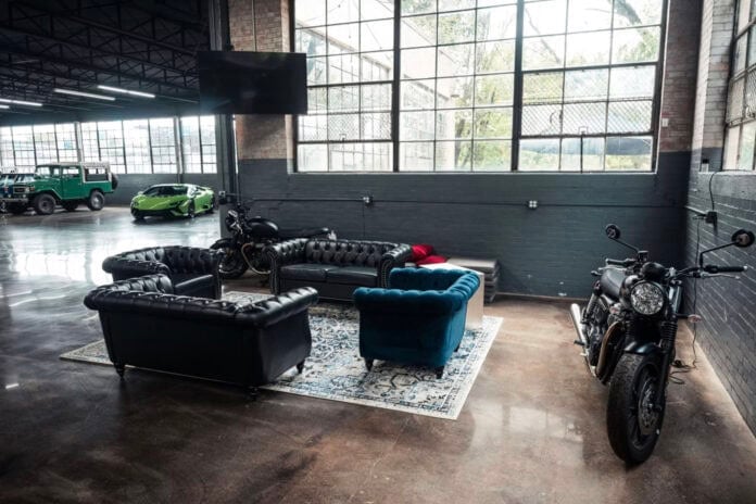 Garages of America expands
