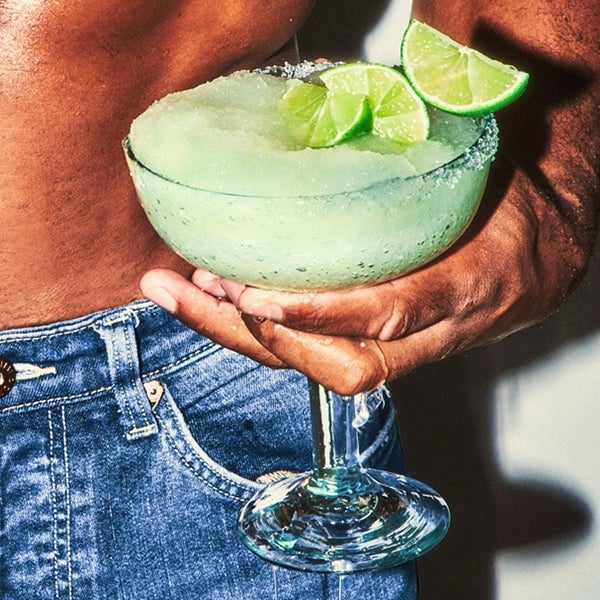 big margarita with limes
