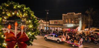 Weihnachtsdzeit: German-style Christmas Cheer in Fredericksburg Weihnachtsdzeit-at Fredericksburg Christmas Parade