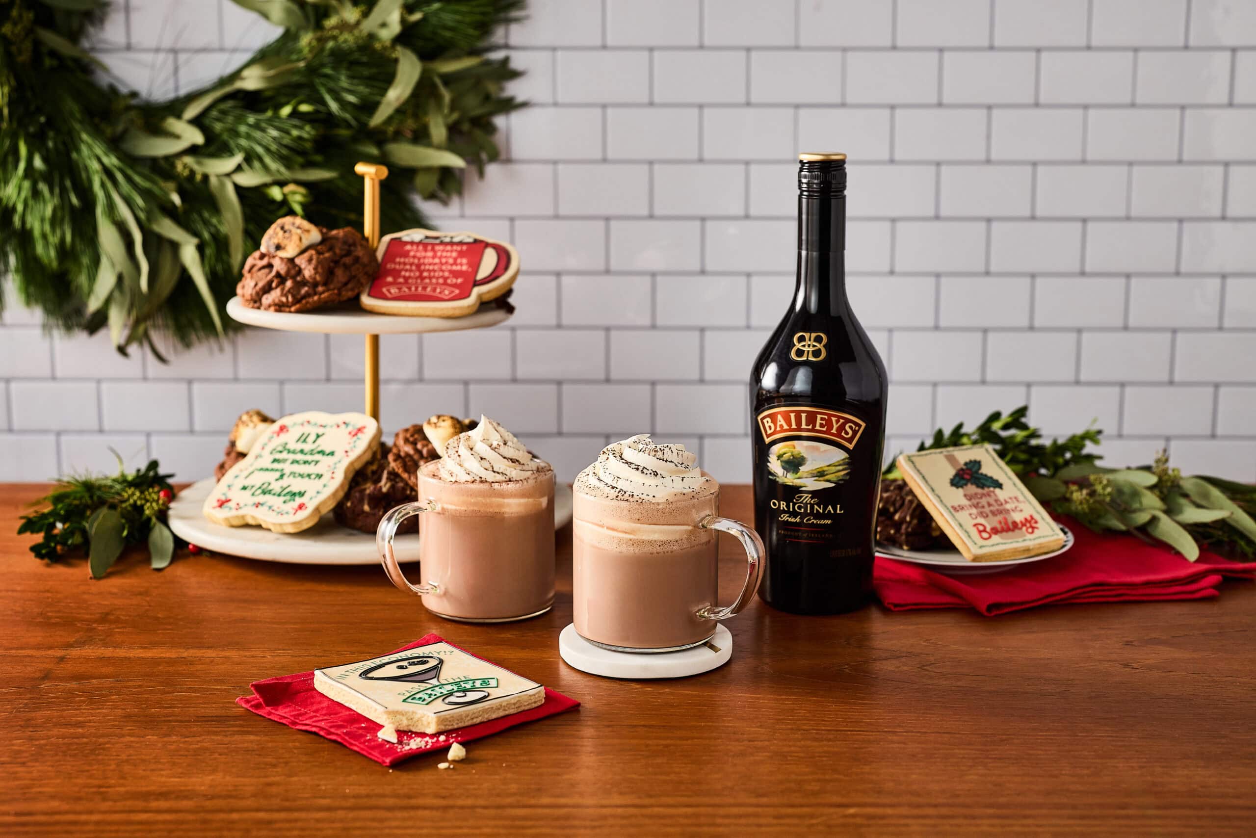 Holiday Mixology Made Easy: Cocktail Recipes for Every Holiday Gathering