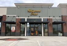 Midlothian Pet Owners: Hollywood Feed Opens May 2