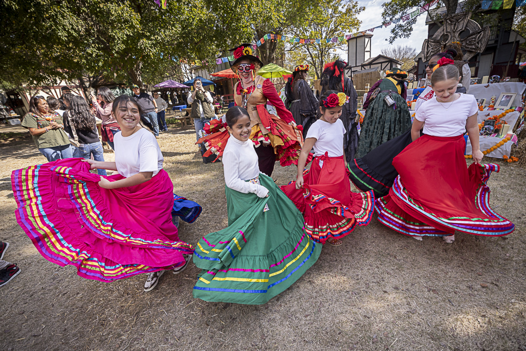 Scarborough's Hollow folklorico dancers
